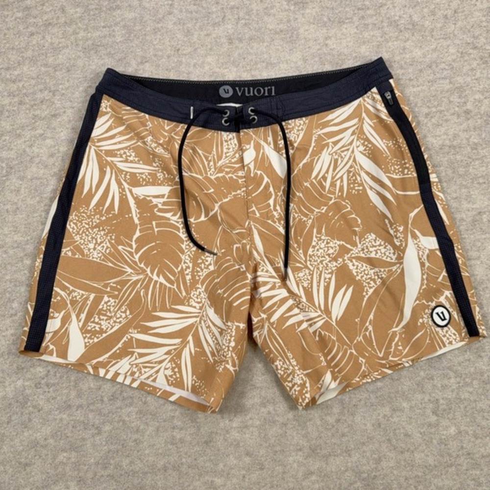 Vuori Peak Boardshort Flax‎ Rainforest Mens 34 Inseam 7" Swim Trunks Vented